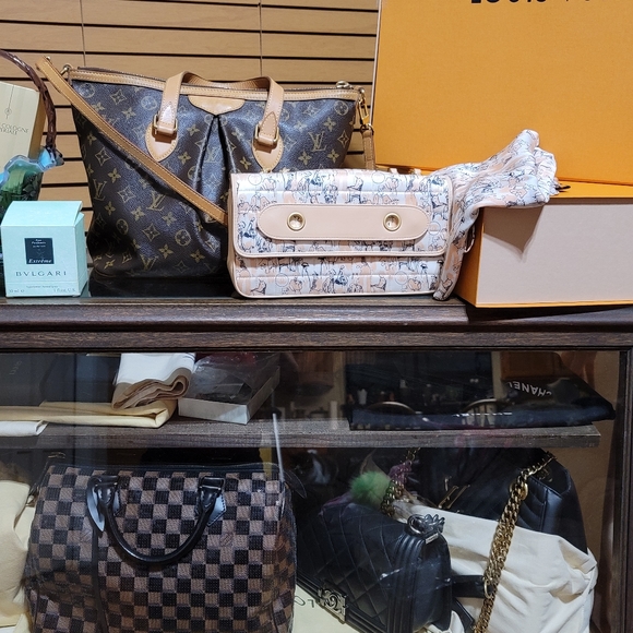 Chanel Vintage flap bag with matching scarf(sold on eBay) - Picture 2 of 16